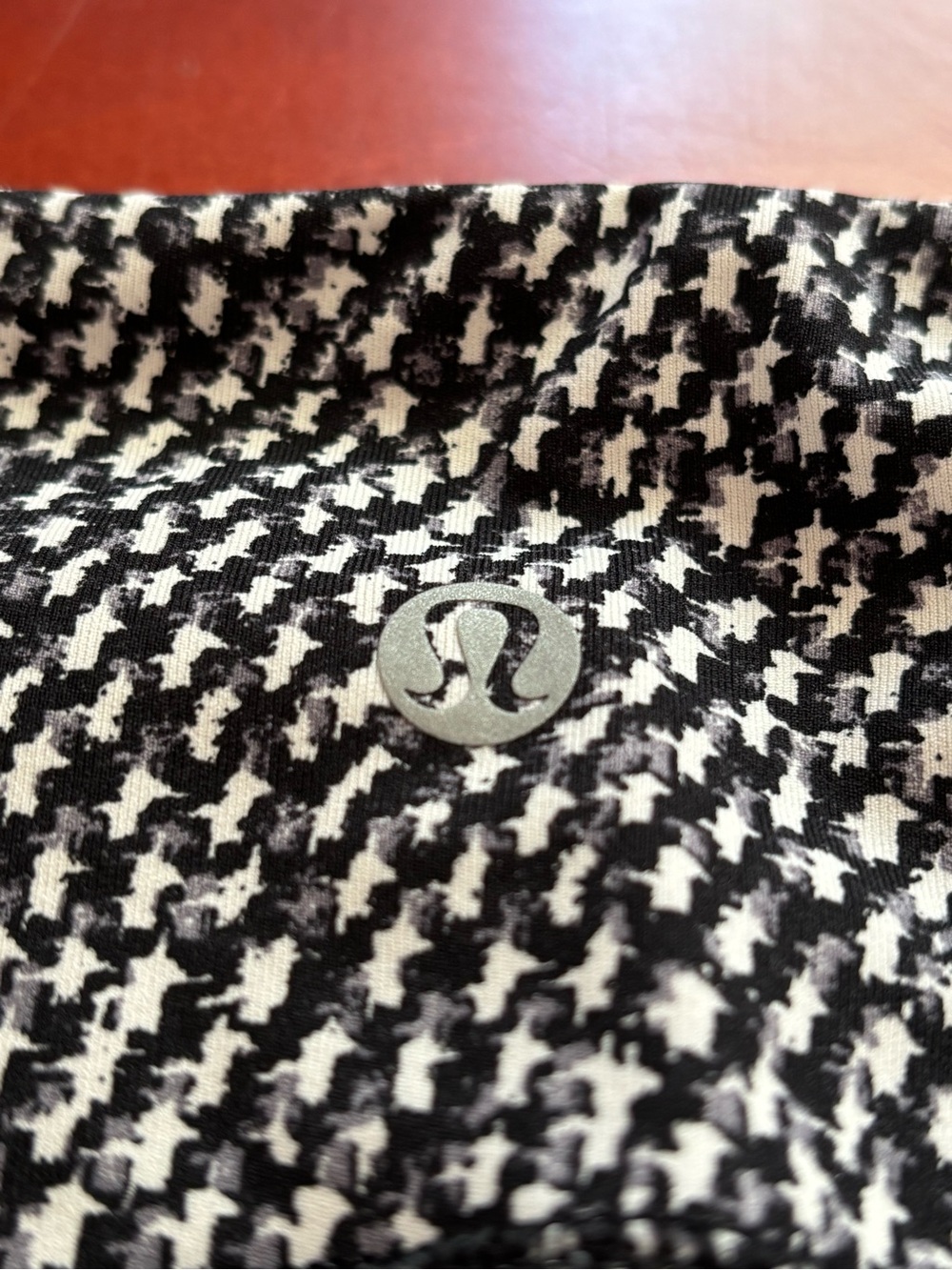 Lululemon Athletica Black and White Women’s Leggings Size 6 - Picture 4 of 5